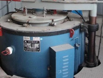 Vertical nitriding furnace